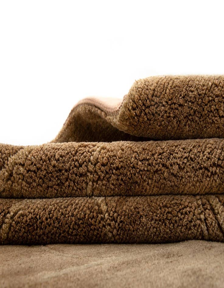 Detail image of  4' 9 x 6' 8  Hand Knotted Odegard Rug