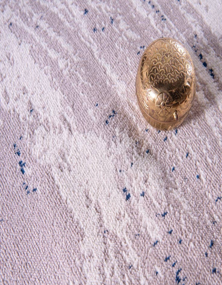 Detail image of Jane Seymour 4' x 6' Open Hearts Rug