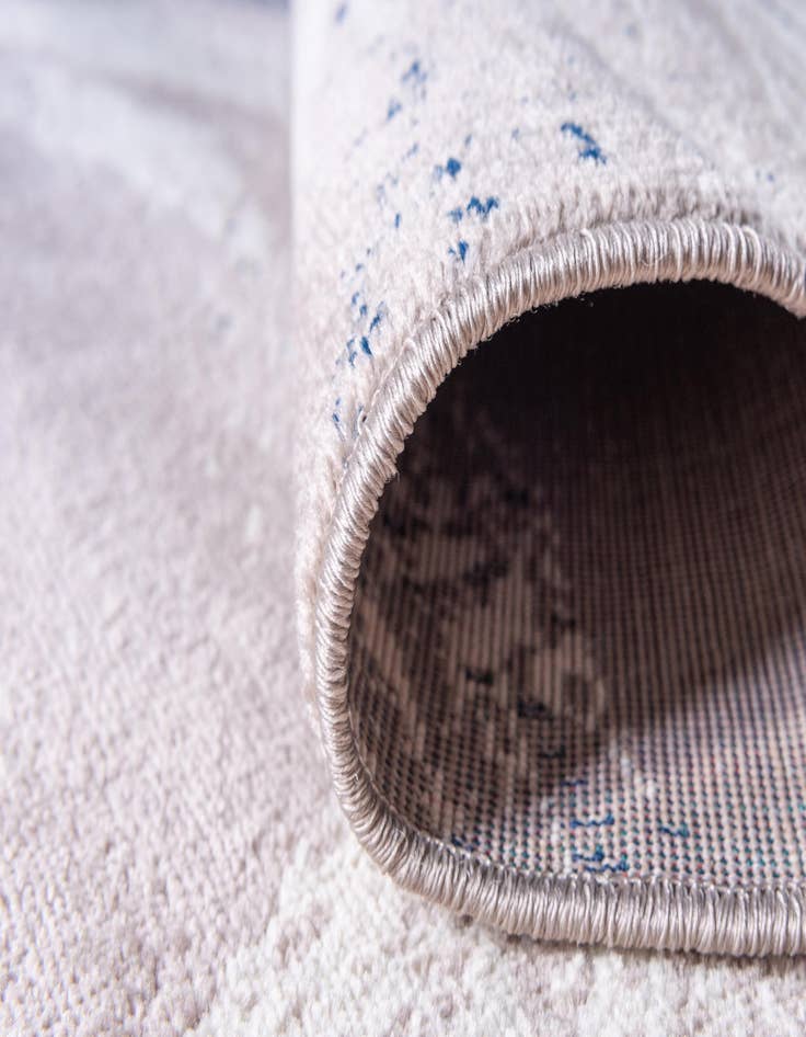 Detail image of Jane Seymour 4' x 6' Open Hearts Rug