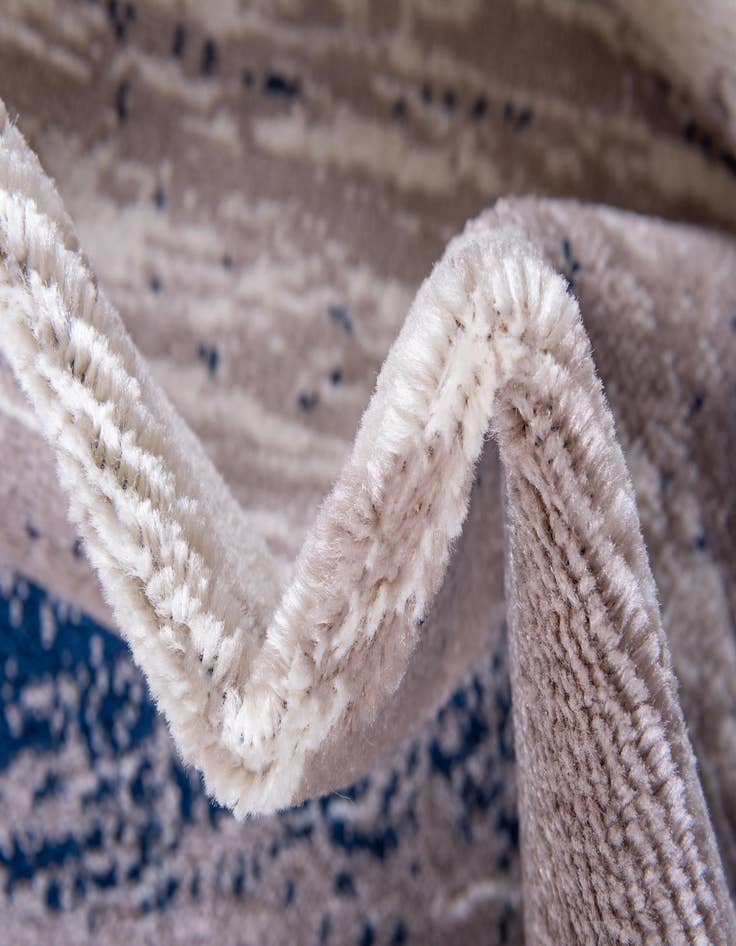 Detail image of Jane Seymour 4' x 6' Open Hearts Rug