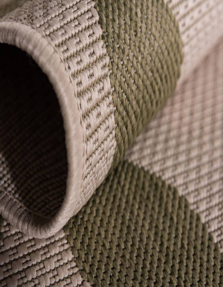 Detail image of  6' x 9'  Washable Botanical Indoor / Outdoor Rug