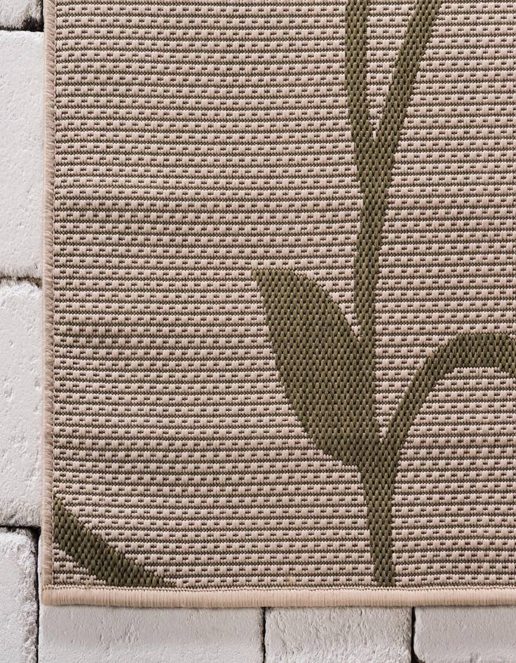 Detail image of  6' x 9'  Washable Botanical Indoor / Outdoor Rug