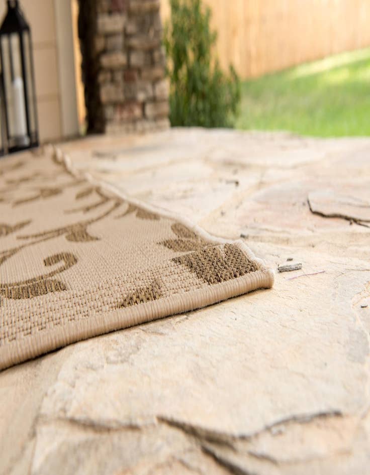 Detail image of  2' 2 x 3'  Washable Botanical Indoor / Outdoor Rug