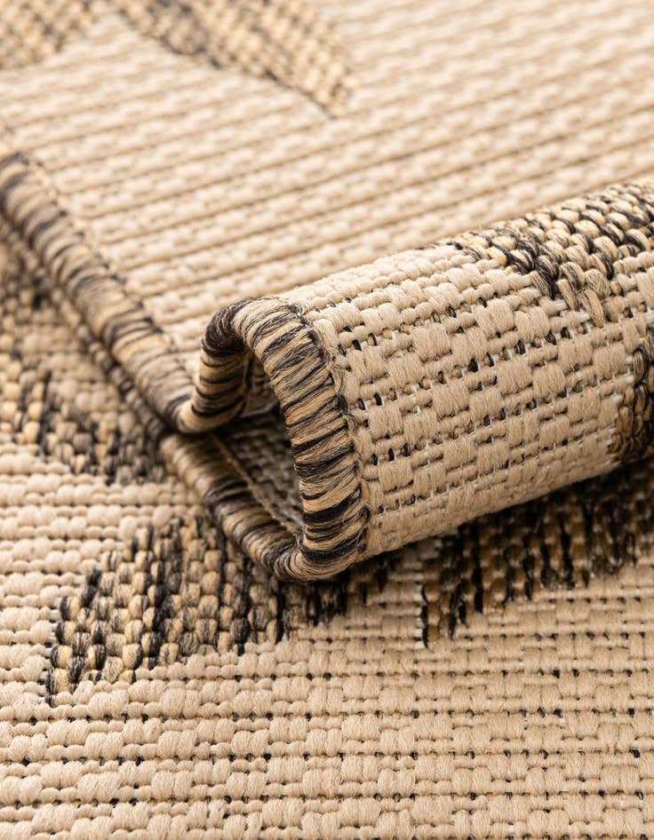 Detail image of  2' 2 x 3'  Washable Botanical Indoor / Outdoor Rug