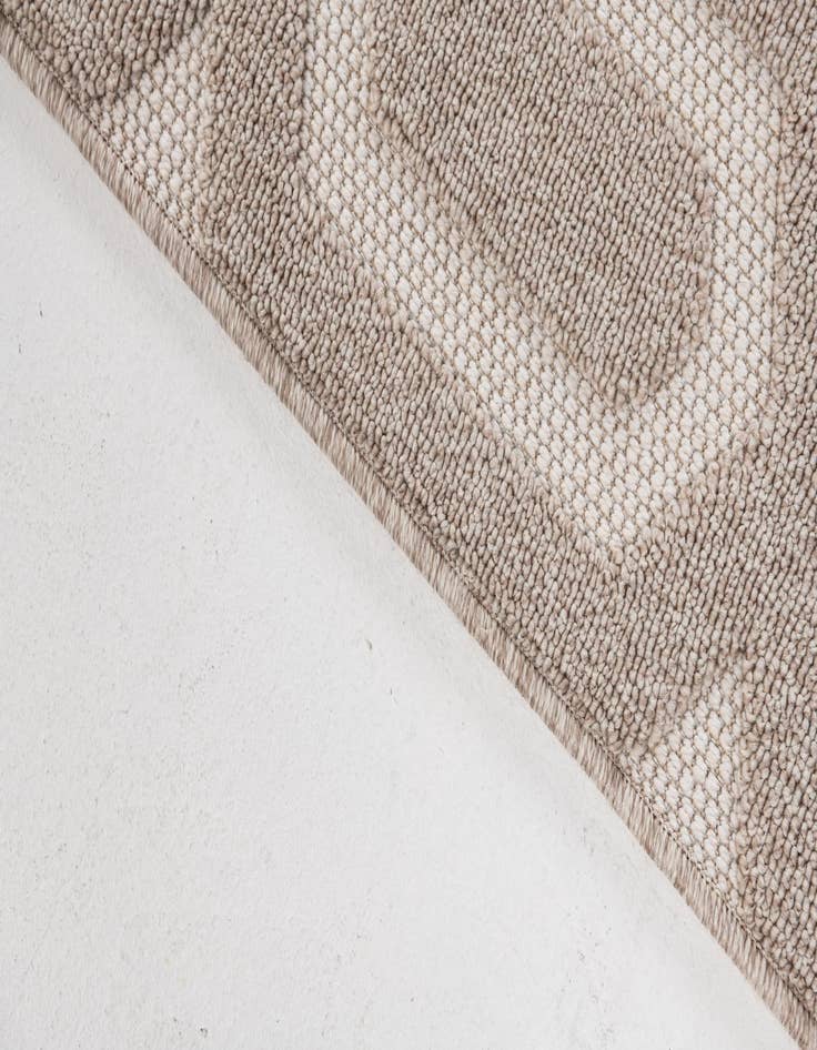 Detail image of  5' 3 x 7' 8  Washable Lattice Indoor / Outdoor Rug