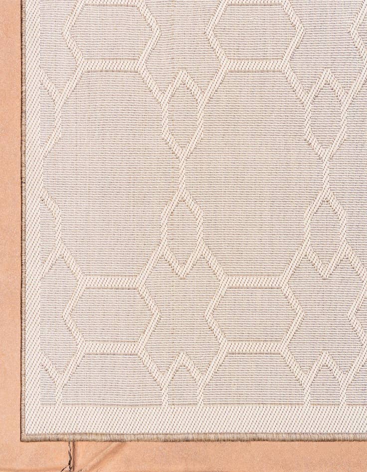 Detail image of  6' x 9'  Washable Lattice Indoor / Outdoor Rug