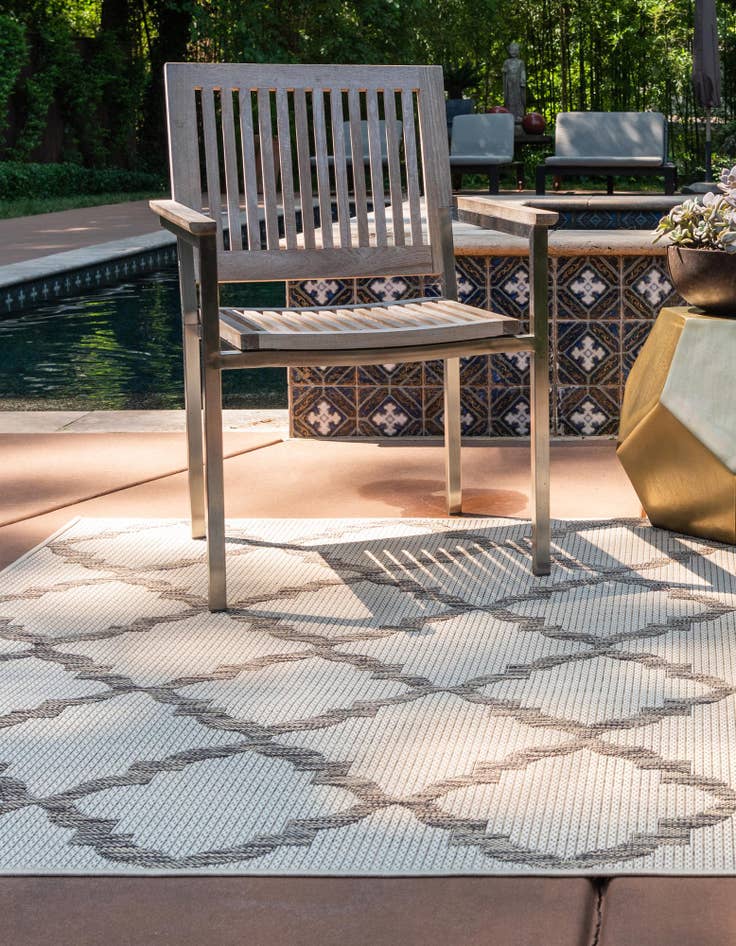 Detail image of  8' x 11' 4  Washable Lattice Indoor / Outdoor Rug