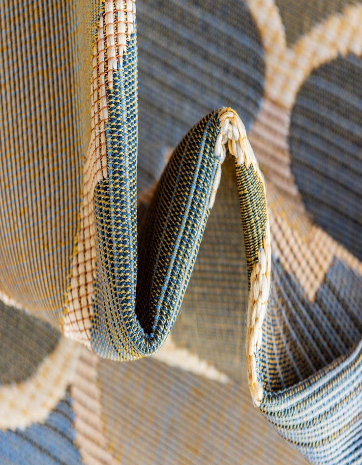 Detail image of 10' x 12' Washable Lattice Indoor / Outdoor Rug