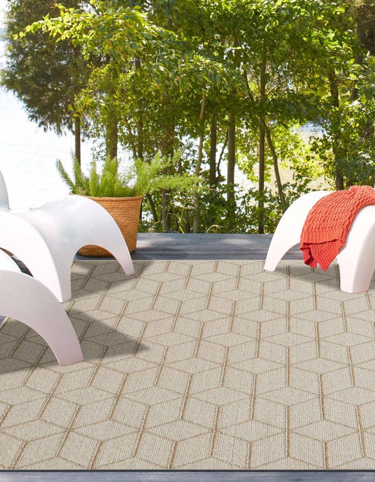 Detail image of  4' 1 x 6' 1  Washable Lattice Indoor / Outdoor Rug