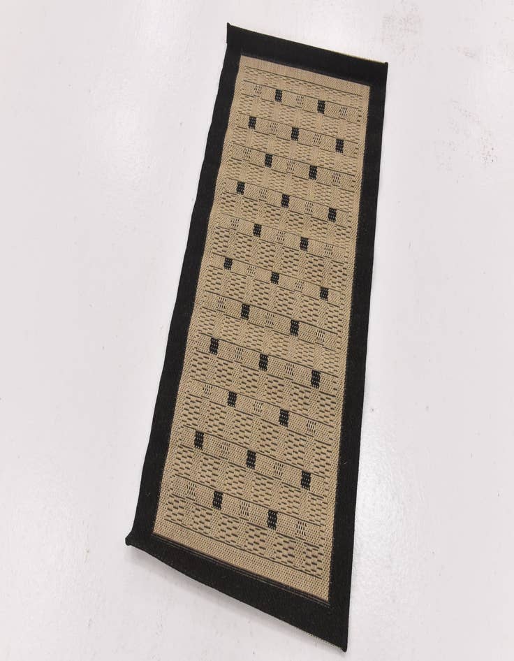 Detail image of  2' x 3' 6  Washable Modern Indoor / Outdoor Rug