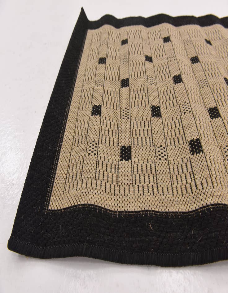 Detail image of  2' x 3' 6  Washable Modern Indoor / Outdoor Rug