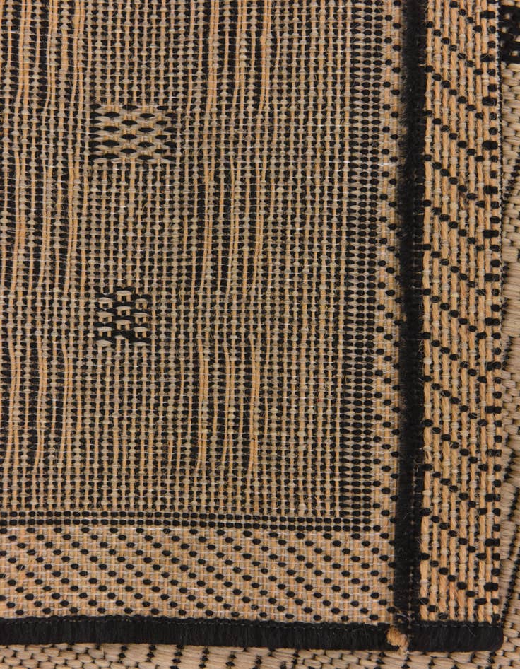 Detail image of  2' x 3' 6  Washable Modern Indoor / Outdoor Rug