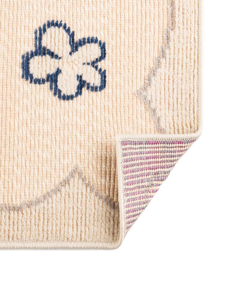 Detail image of  5' 3 x 7' 7  Washable  Indoor / Outdoor Rug