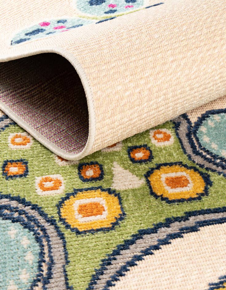 Detail image of  5' 3 x 7' 7  Washable  Indoor / Outdoor Rug