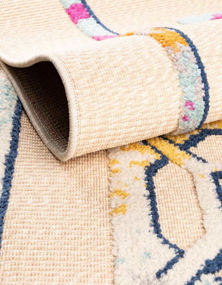 Detail image of  5' 3 x 7' 7  Washable  Indoor / Outdoor Rug