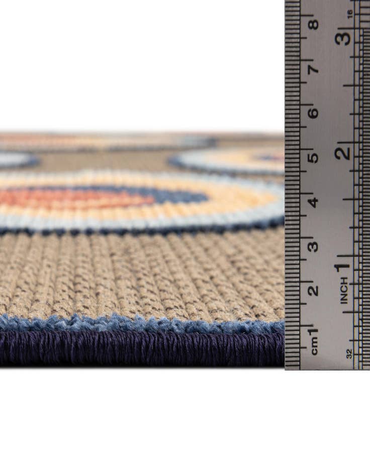 Detail image of  5' x 7' 7  Washable  Indoor / Outdoor Rug