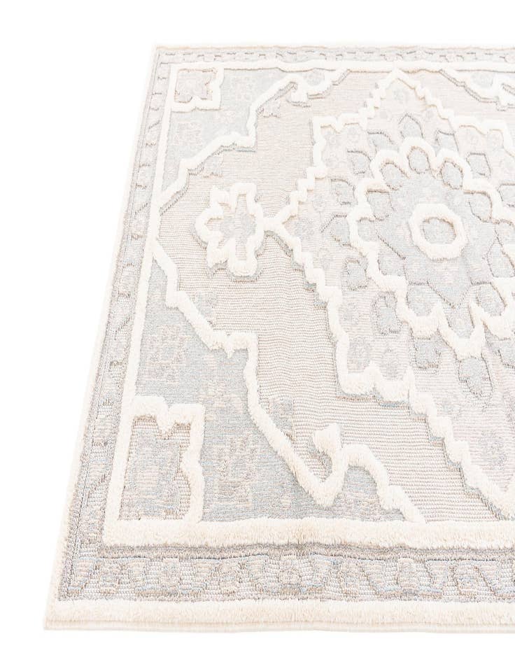 Detail image of  5' 2 x 7' 5  Washable Traditional Indoor / Outdoor Rug