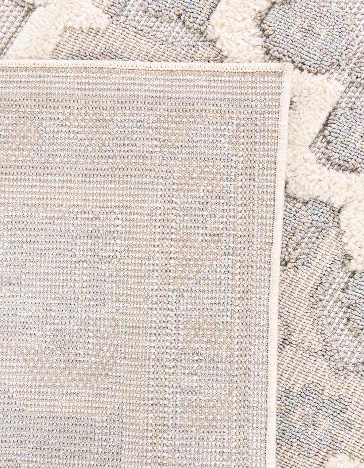 Detail image of  5' 2 x 7' 5  Washable Traditional Indoor / Outdoor Rug