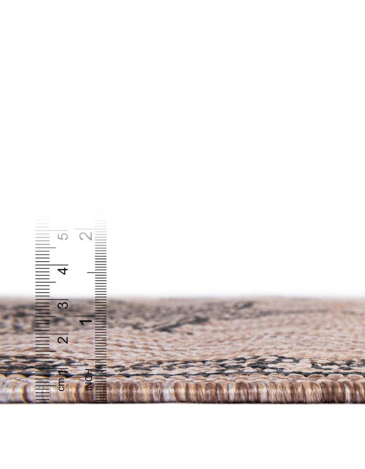 Detail image of  7' 10 x 11'  Washable Traditional Indoor / Outdoor Rug