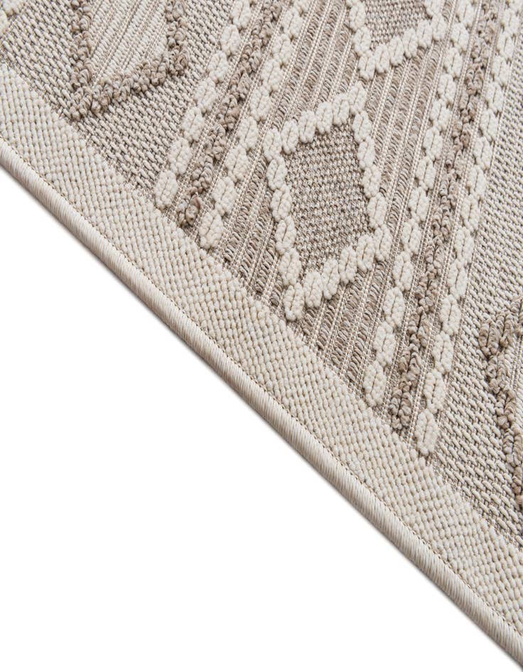 Detail image of  5' 3 x 7' 4  Washable Trellis Textured Indoor / Outdoor Rug