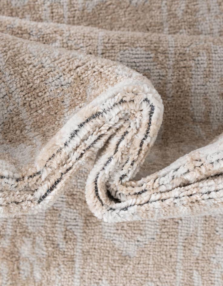 Detail image of  4' x 6' Oxford Rug