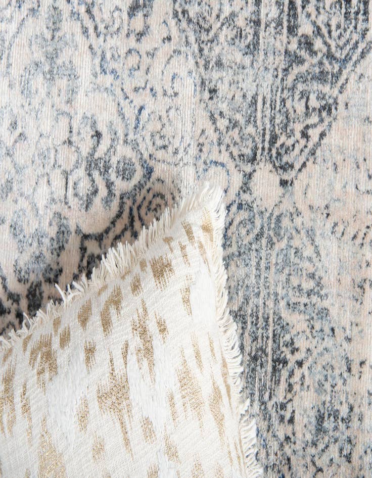 Detail image of  4' x 6' Oxfordshire Rug