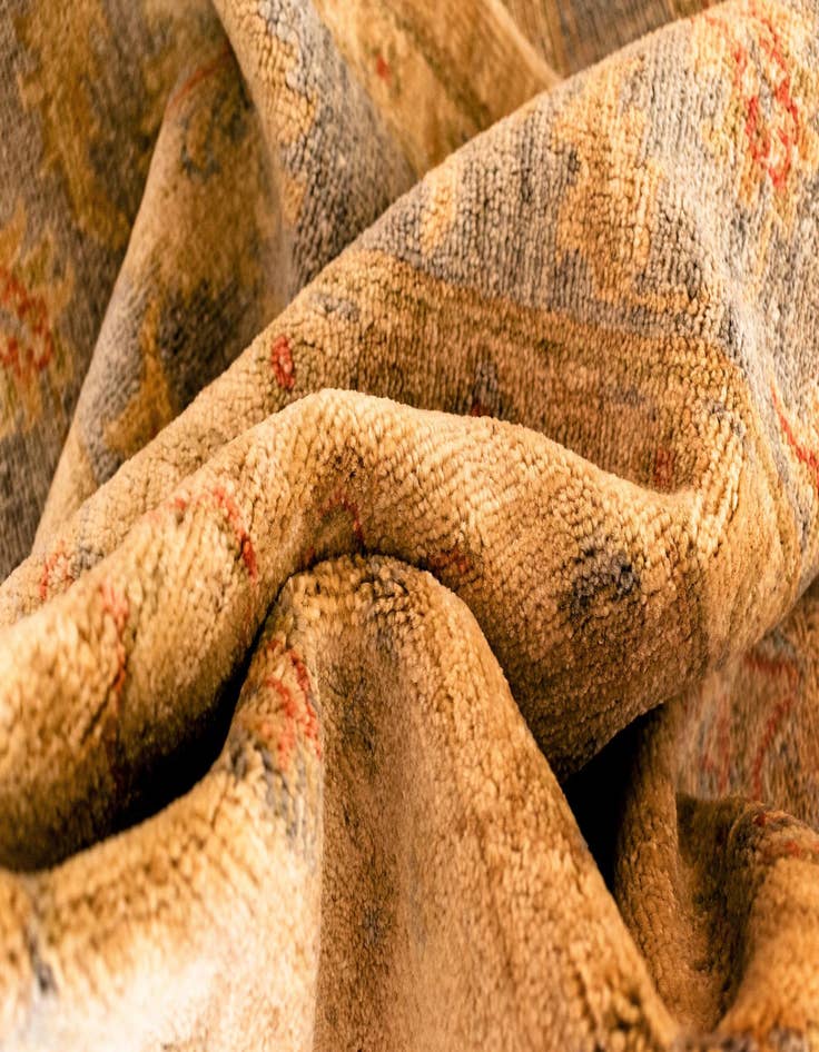 Detail image of  6' 6 x 8' 3 Peshawar Ziegler Wool Rug