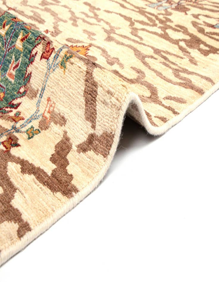 Detail image of  9' 10 x 12' 10 Rubin Wool Rug