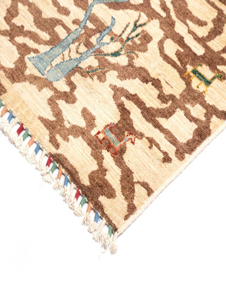 Detail image of  9' 10 x 12' 10 Rubin Wool Rug