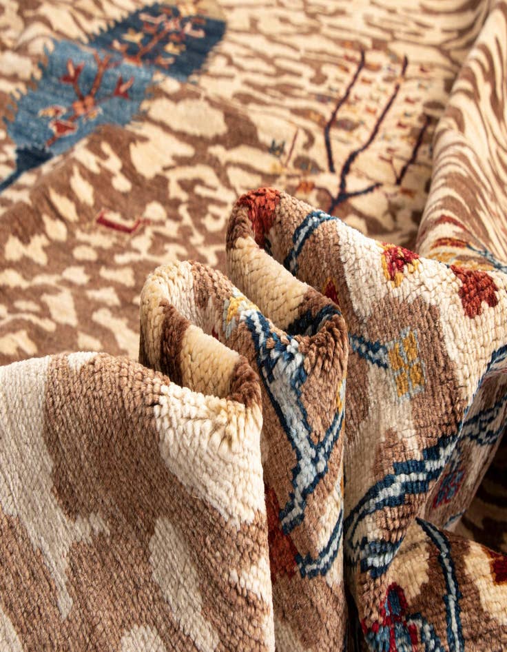 Detail image of  10' x 13' 1 Rubin Wool Rug