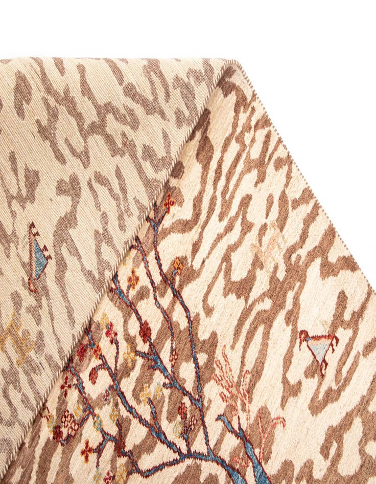 Detail image of  10' x 13' 1 Rubin Wool Rug