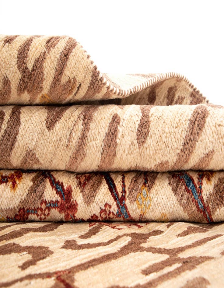 Detail image of  10' x 13' 1 Rubin Wool Rug