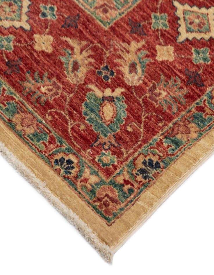 Detail image of  5' 8 x 8' 2 Sara Rug