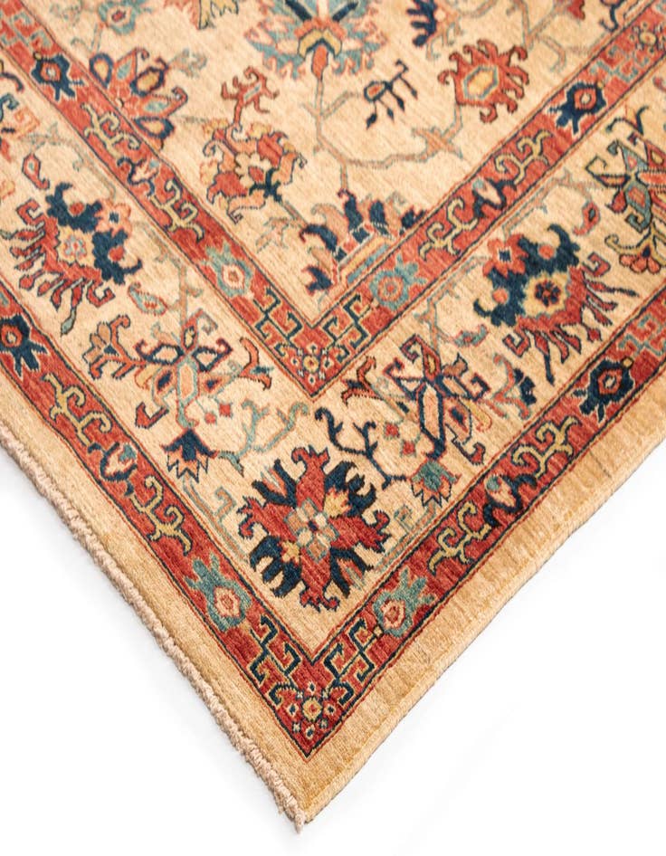 Detail image of  8' x 10' 8 Sara Wool Rug