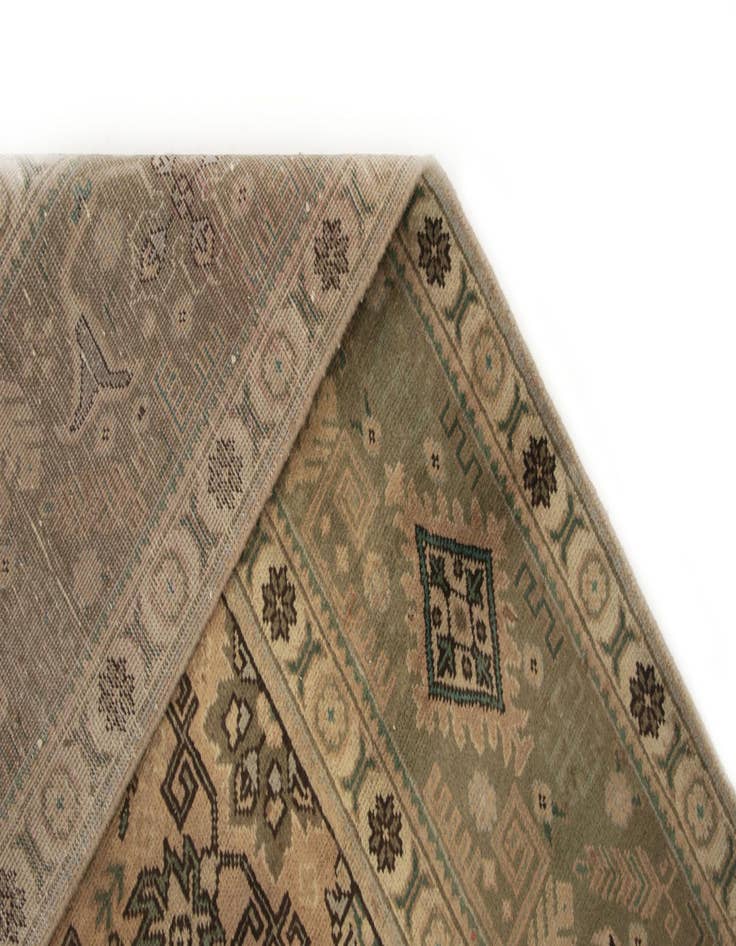 Detail image of  9' 8 x 12' 8  Hand Knotted Sarough Persian Wool Rug