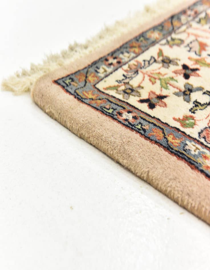 Detail image of  6' 6 x 10' 2  Hand Knotted Sarough Wool Rug