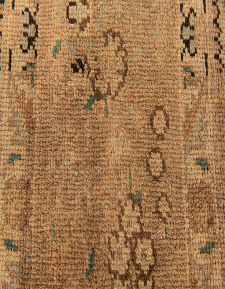 Detail image of  6' 8 x 9' 10  Hand Knotted Sarough Persian Wool Rug