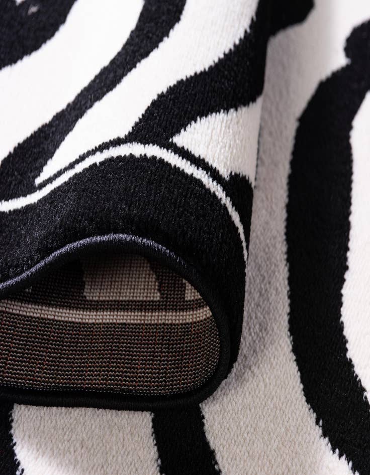 Detail image of 5' x 8' Savannah Rug