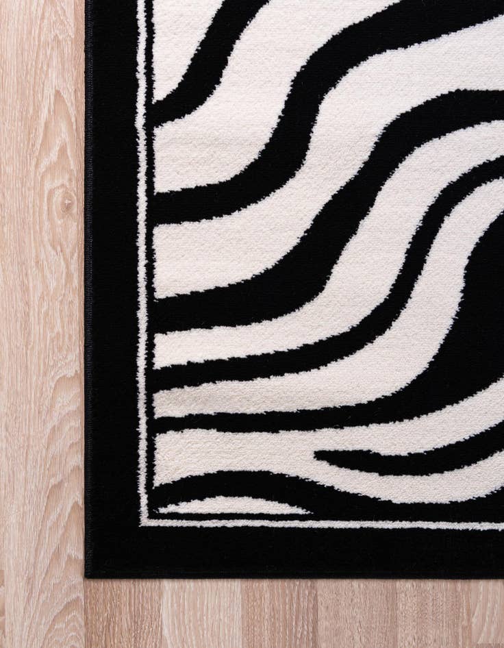 Detail image of 5' x 8' Savannah Rug