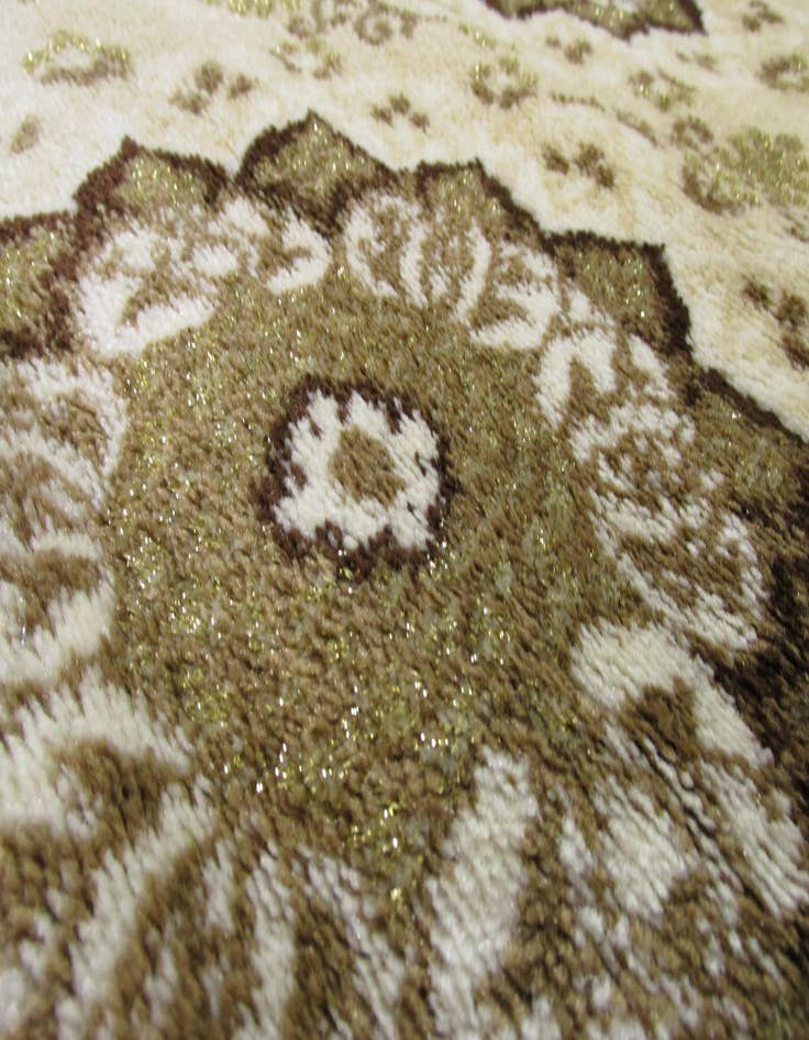 Detail image of  5' x 7' 2 Shahmir Rug