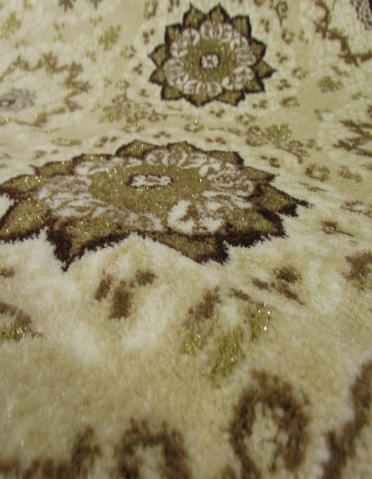 Detail image of  5' x 7' 2 Shahmir Rug