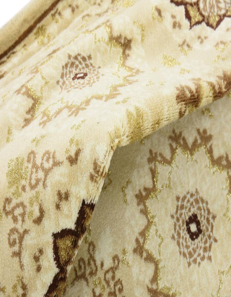 Detail image of  5' x 7' 2 Shahmir Rug