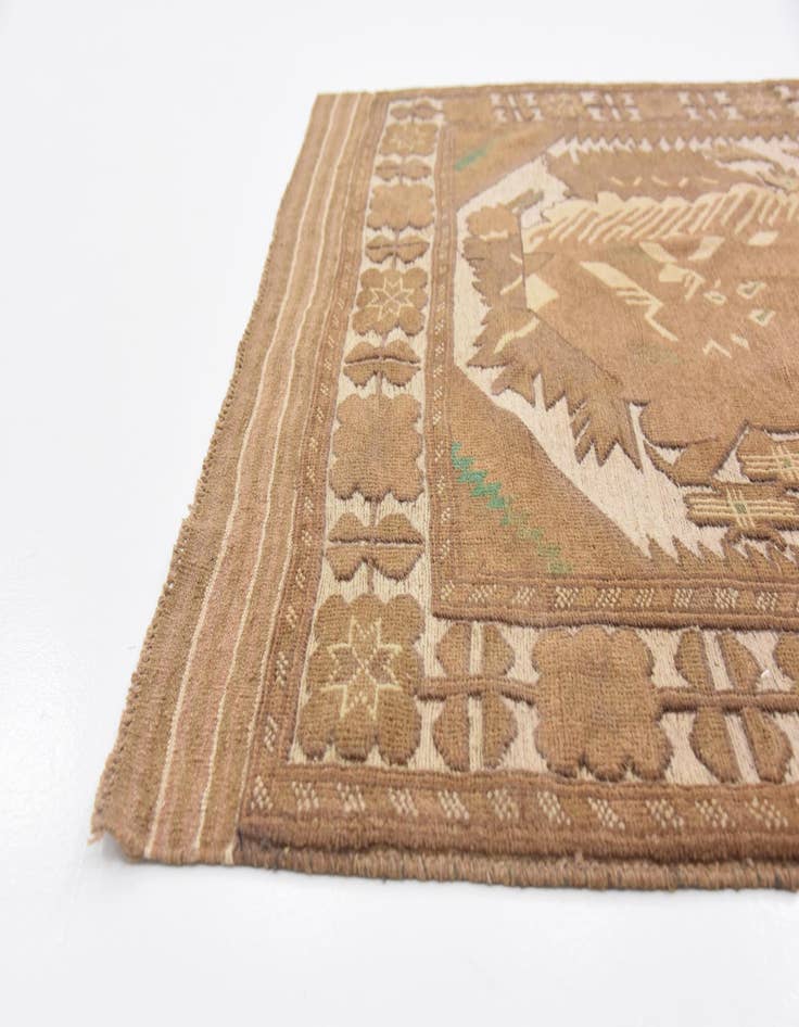 Detail image of  4' 3 x 6' 6  Hand Woven Sumak Wool Rug