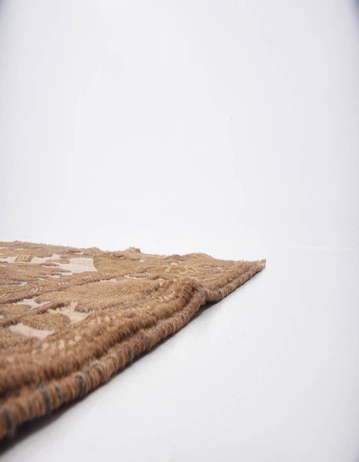 Detail image of  4' 3 x 6' 6  Hand Woven Sumak Wool Rug