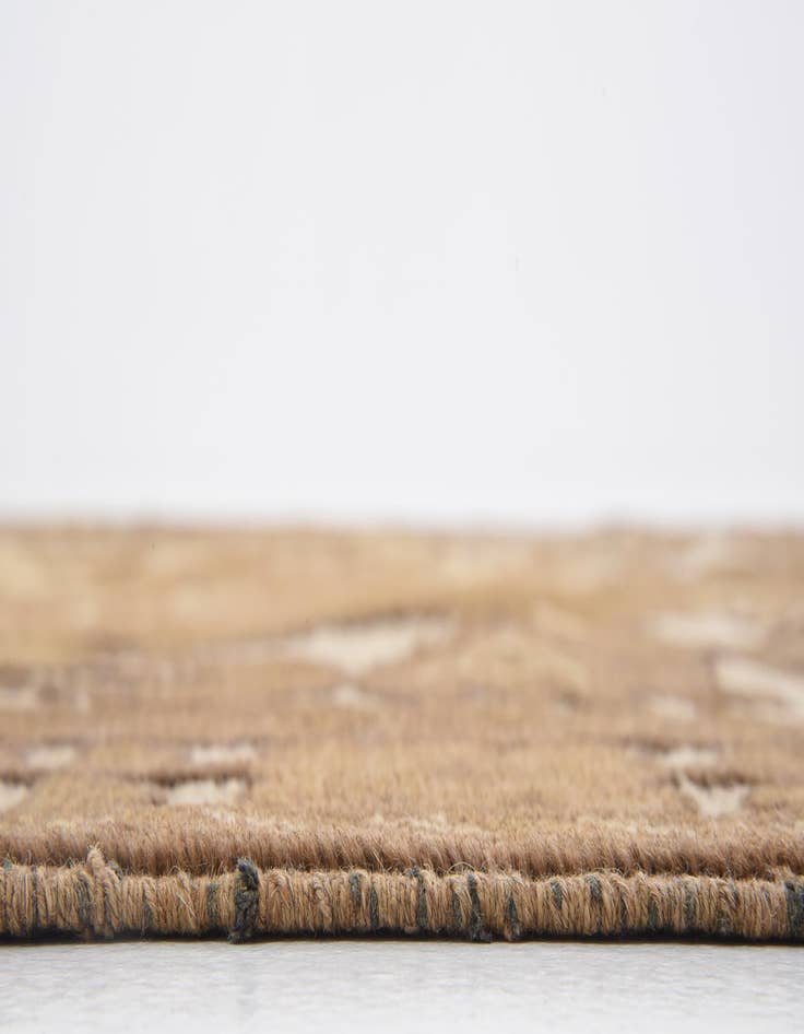 Detail image of  4' 3 x 6' 6  Hand Woven Sumak Wool Rug