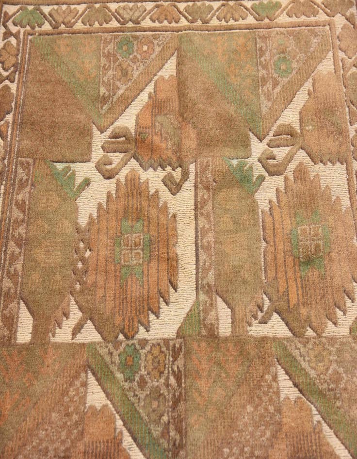 Detail image of  4' 4 x 6'  Hand Woven Sumak Wool Rug