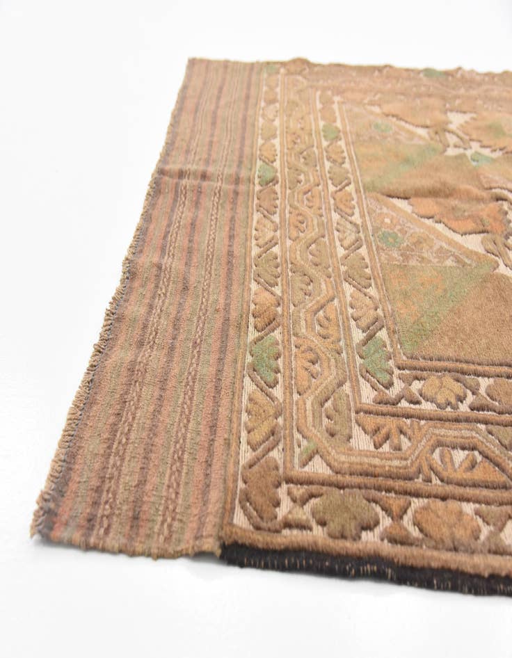 Detail image of  4' 4 x 6'  Hand Woven Sumak Wool Rug