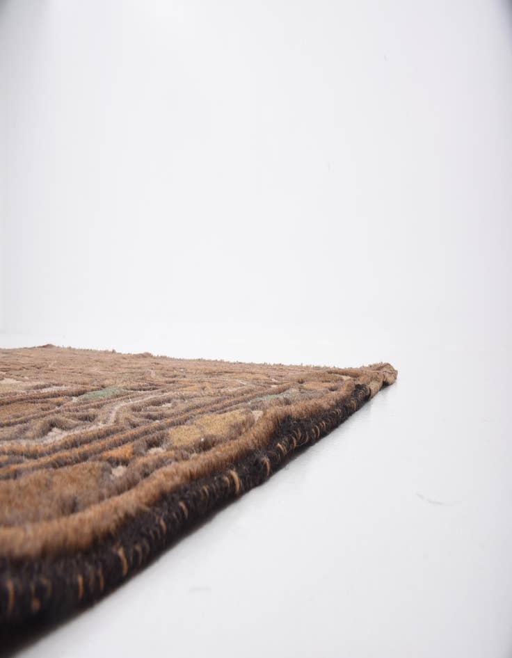 Detail image of  4' 4 x 6'  Hand Woven Sumak Wool Rug