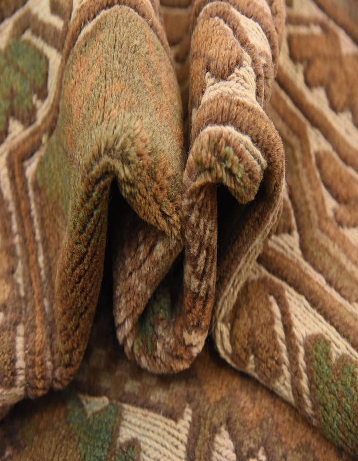 Detail image of  4' 4 x 6'  Hand Woven Sumak Wool Rug