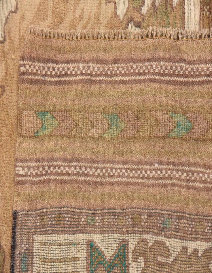 Detail image of  4' 5 x 6' 5  Hand Woven Sumak Wool Rug